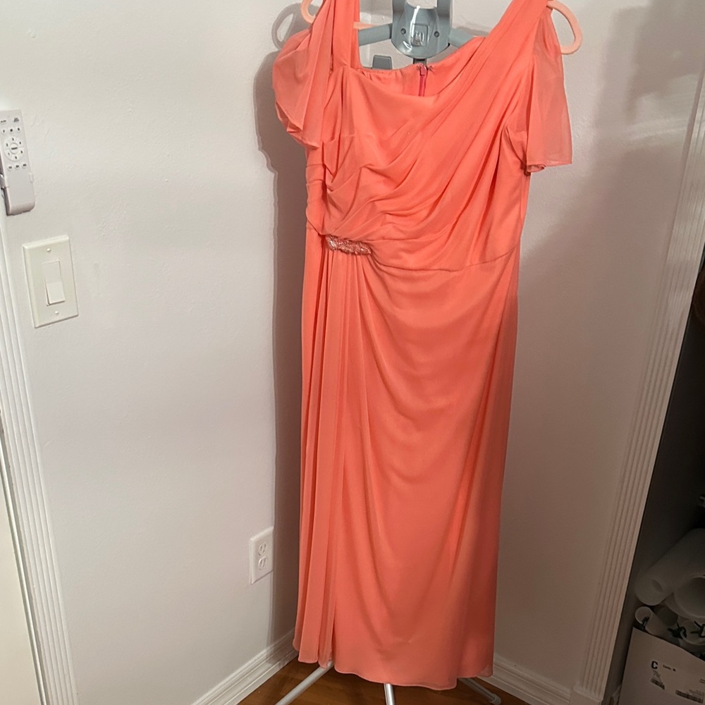 EUC Like New David's Bridal Peek-A-Boo Shoulder Coral Dress/Gown